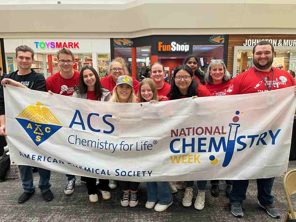 Students participate in Chemistry at the Mall Spotlight
